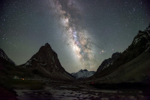 universe-8153526_1920.jpg